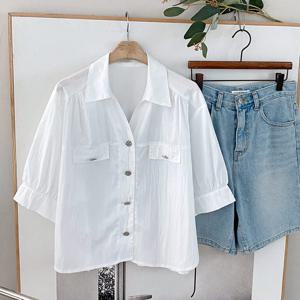 샵앤) 여성 슬릿 카라넥 일자핏 여름 반팔 블라우스 DGB-WBL-4564-화이트