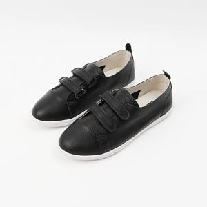 [신난다슈]여성 스니커즈 운동화 2cm 슬립온 단화 소가죽 벨크로 발편한 RH248027 블랙