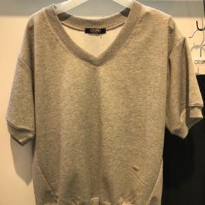 오프리미츠 HC13 그레이 브이넥 M25TS1610