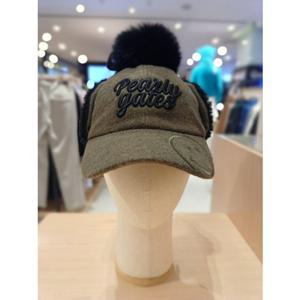 [파리게이츠] 25FW겨울 여성 흘림체 로고 포인트 귀달이 캡 (521E4CP005KH)