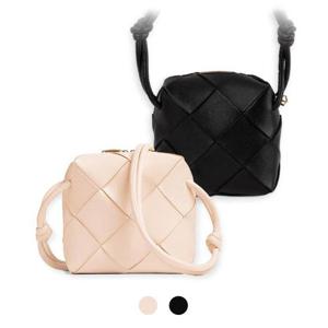 [라이크어스타] 24SS 보테가베네타 미니 카세트 카메라 백 14.5X7.5X14.5 701915 VCQC2 7671 8425