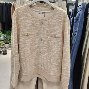 올리비아하슬러 HC42 메탈라운드 버튼 티셔츠 OHES-TS201-BE100