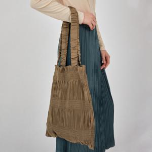 [라플리] 플리츠 스모킹 백_LPACF024003