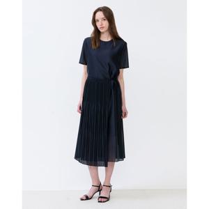 질스튜어트 뉴욕 여성 25SS 시즌오프 네이비 플리츠 원피스 JSDR5B310N3