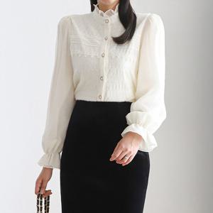 [모리스커밍홈] 기모 프릴넥 단추 블라우스_M2410BL216D