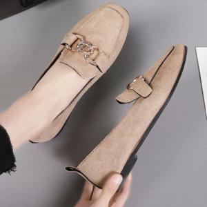 [옷자락]여자 세무 투컬러 여성스러운 골드체인 클래식 로퍼