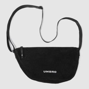 엄브로크로스백 NQC UP423CBGO2-BLK 코듀로이 바나나백 BLACK