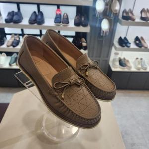 엘칸토 HC10 여엠보펀칭리본로퍼베이지 LCWC08U51435