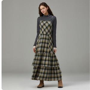 [써스데이아일랜드](T258MOP933W)멀티 체크 레이어드 프릴 원피스