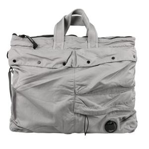 CP컴퍼니 렌즈 라지 크로스백 16CMAC219A 005269G 913