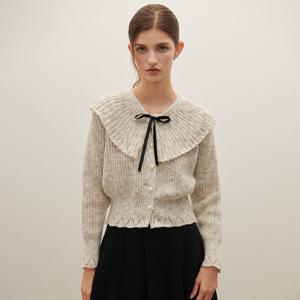 [SATIN] 리본 포인트 카라 진주 버튼 니트 O254T976