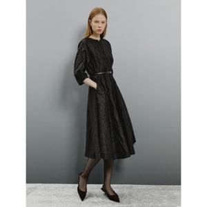 [아이잗컬렉션(피)]럭스 셰이프 텍스처드 드레스 CR9A0OP871