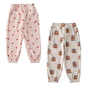 [블루독8-키즈] 핑크 하트플리스스웨트팬츠 기모 트레이닝 바지 썰매장 두돌선물 초등학생 25C3541550