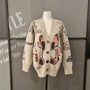 [르니앤맥코이(여성)]곰돌이루즈핏가디건 ML11CD772FJY