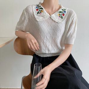 [유니제이] 나르 카라 자수 니트 반팔티