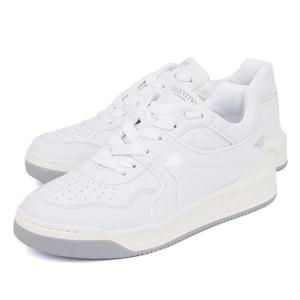 발렌티노 검보이 원스터드 스니커즈 2Y0S0E71 NWN 0BO