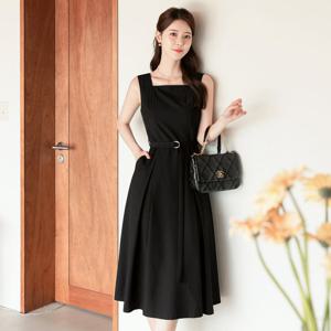 [시크라인] 듀브스키 스트랩 핀턱 플레어 서스펜더 원피스