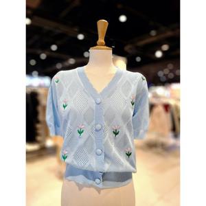 [포커스]브이넥 튤립 자수 반팔 가디건 (FM3C7KC0276)