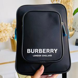 버버리 나일론 로고 크로스바디 백 8054747 A1189