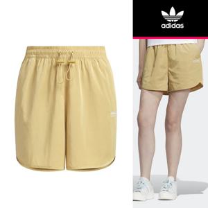 아디다스 우먼스 오리지널 아웃도어 반바지(IK8603)