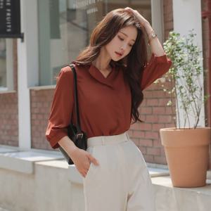 오드 BLO264 언발 오픈카라 7부 블라우스