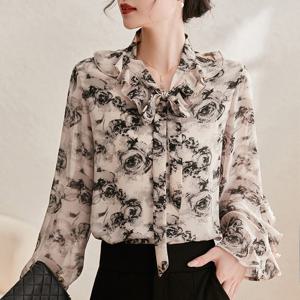 [몽벨리즈]블랙로즈프릴블라우스 mde2300781