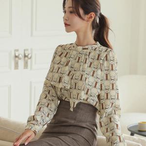 오드 BLO313 언발 프릴넥 리본 체인 블라우스