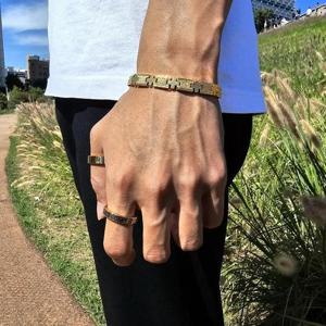 [노블른] 써지컬 스틸 8mm 도금 십자가 문양 자석팔찌