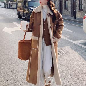 [몽벨리즈]양털안감벨벳무스탕롱코트 mde2300945