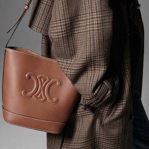 셀린느 카프스킨 퀴르 트리오페 스몰 버킷백 (CELINE AS보증)