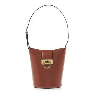 [페라가모] 트리폴리오 버킷백 21 1194 SIENA TAN 0755238