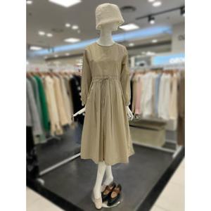 오조크 세이브존01 뒷단추 라운드넥 플리츠 원피스 HORSCOA522P