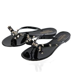 [로로모다] 발렌티노 락스터드 여성 통 샌들 / 2S0552-PVS-0NO