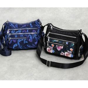 중년 여성 주부 할머니 간편 외출 장보기 소지품 가방