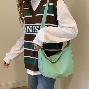 와플 하프 반달 크로스백 캔버스백 슬링백