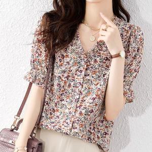 [블랙퀸] 클라비스 플라워 셔링 블라우스 blk001538