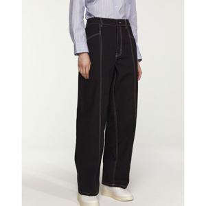 라움 여성  시즌오프LF몰단독BAUM UND PFERDGARTEN 블루 스티치장식 면혼방 데님팬츠 CWPA3F303B3