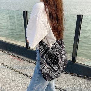 페이즐리 보부상가방 여성 여름숄더백 에코백 면소재 가벼운 휘뚜루마뚜루 여행크로스백