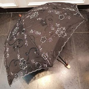 [애슬릿][애슬릿]국내 생산 자수 이중 접이식 2단 양산