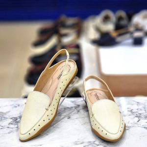 [허시파피]여자 2.5cm 펀칭 로우힐 블로퍼 슬링백 샌들 3FQ404