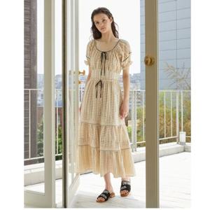 [에고이스트] EQ2WO666 볼륨소매 오프숄더 페미닌 롱 원피스 (24년 여름)