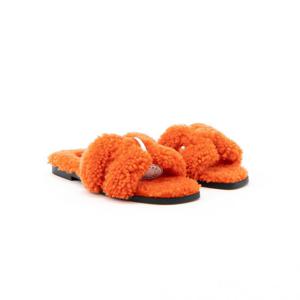 에르메스 오란 샌들 양털 H212178Z H5370 ORANGE