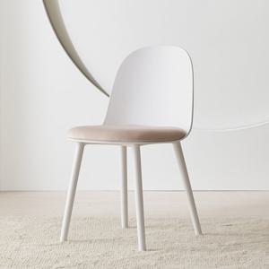 파로마 피츠 브랜디 벨벳 식탁 의자 POF059