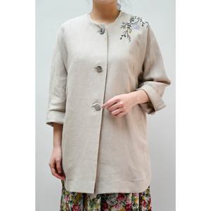[비꼴리끄(여성)]린넨 자수 노카라 자켓 B232WJ3080