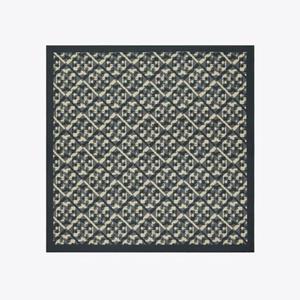 [미드세일50%][토리버치 공식] 프리즈매틱 티 모노그램 실크 네커치프 - 프리즈매틱 티 모노그램 블랙