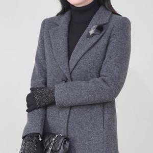 애비뉴투지 엄마옷 울 모 테일러 카라 브로치 원 버튼 정장 하프 코트 J01525