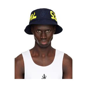 25 FW JW앤더슨 남성 네이비 리얼 슬립 슬로건 버킷햇 251477M140000