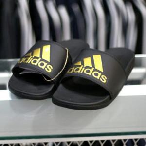 아디다스 세이브존03 [아디다스] 공용 아딜렛 컴포트 슬라이드 슬리퍼 블랙 골드 AGGY1946A