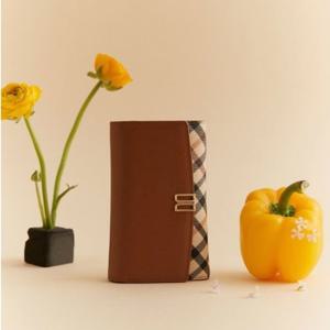 [닥스] 브라운 체크배색 DD로고 3단 중지갑 DCWA5E423W2