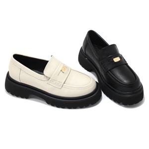 [세라] 구두 여성화 골드장식 로퍼 C24P007 블랙 크림 4CM